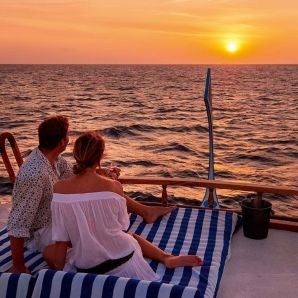 Valtiot/Malediivit/2020/luksus/Halaveli-couple-sunset-cruise