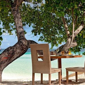 Valtiot/Malediivit/2020/luksus/Moofushi-beach-lunch