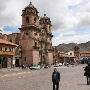 080-maailmanympari-1/d10/05-Plaza-de-Armas-Cusco-Peru