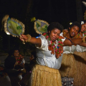 Tyynimeri/Mikronesia-Polynesia-Melanesia/Fidji-naisten-tanssi