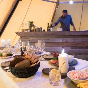 Valtiot/Gronlanti/2020_CampKiatua/Camp_Kiattua_Dining_Tent_Photo_Stanislas_Fautre