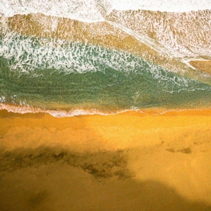 Valtiot/Havaiji/2020/aerial-photography-of-waves-hitting-seashore-2864904