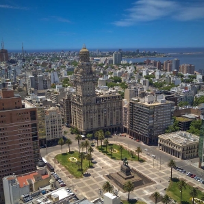 Valtiot/Uruguay/Aerial-view-of-Montevideo-Uruguai--Independence-Square--Salvo-Palace--Aerial-view-of-Montevideo-Uruguay
